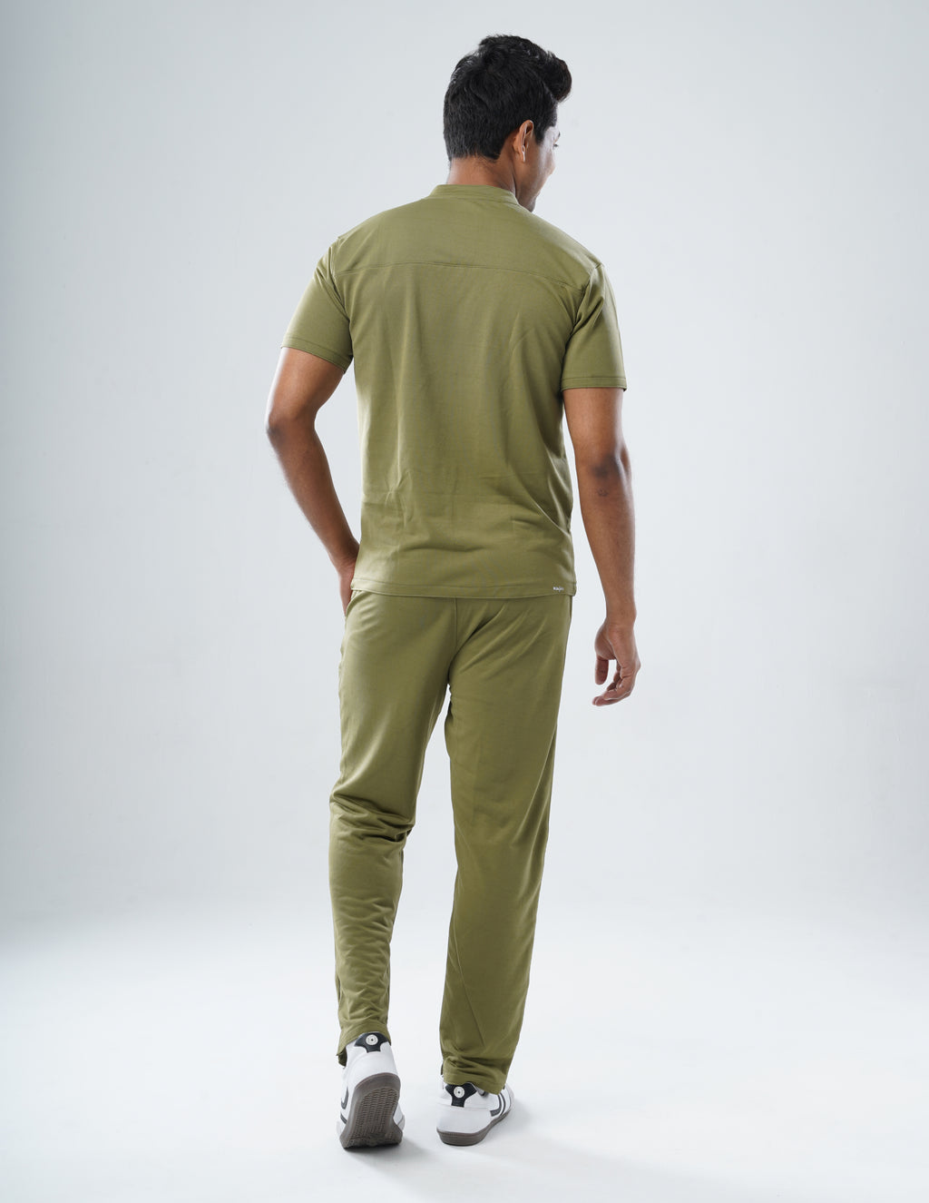 FERIL OLIVE V Neck / Straight Pant / 2 way Stretch (MaleFullset) MKZ175