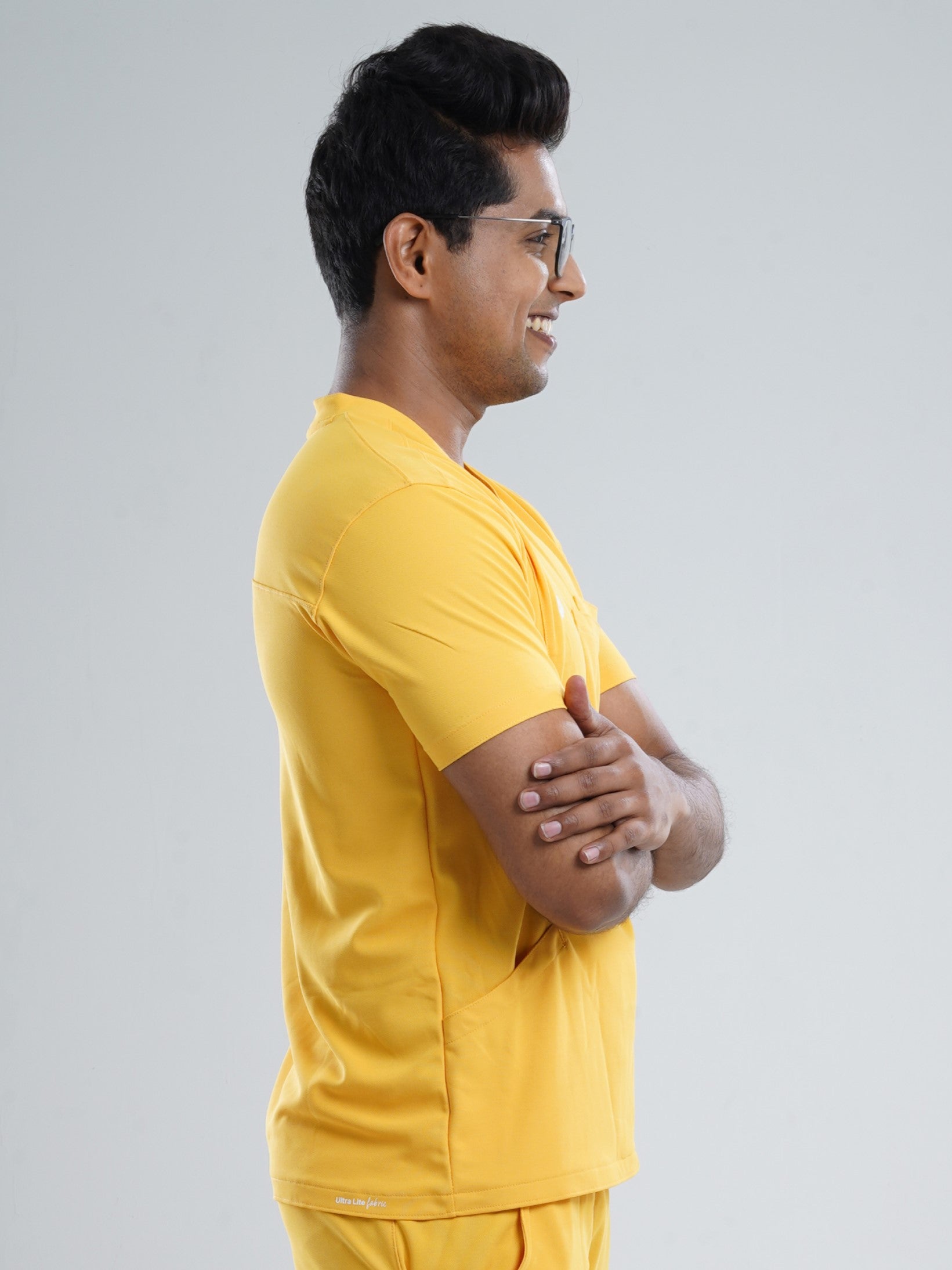 YEL LOVE V Neck Male Top MKZ231T