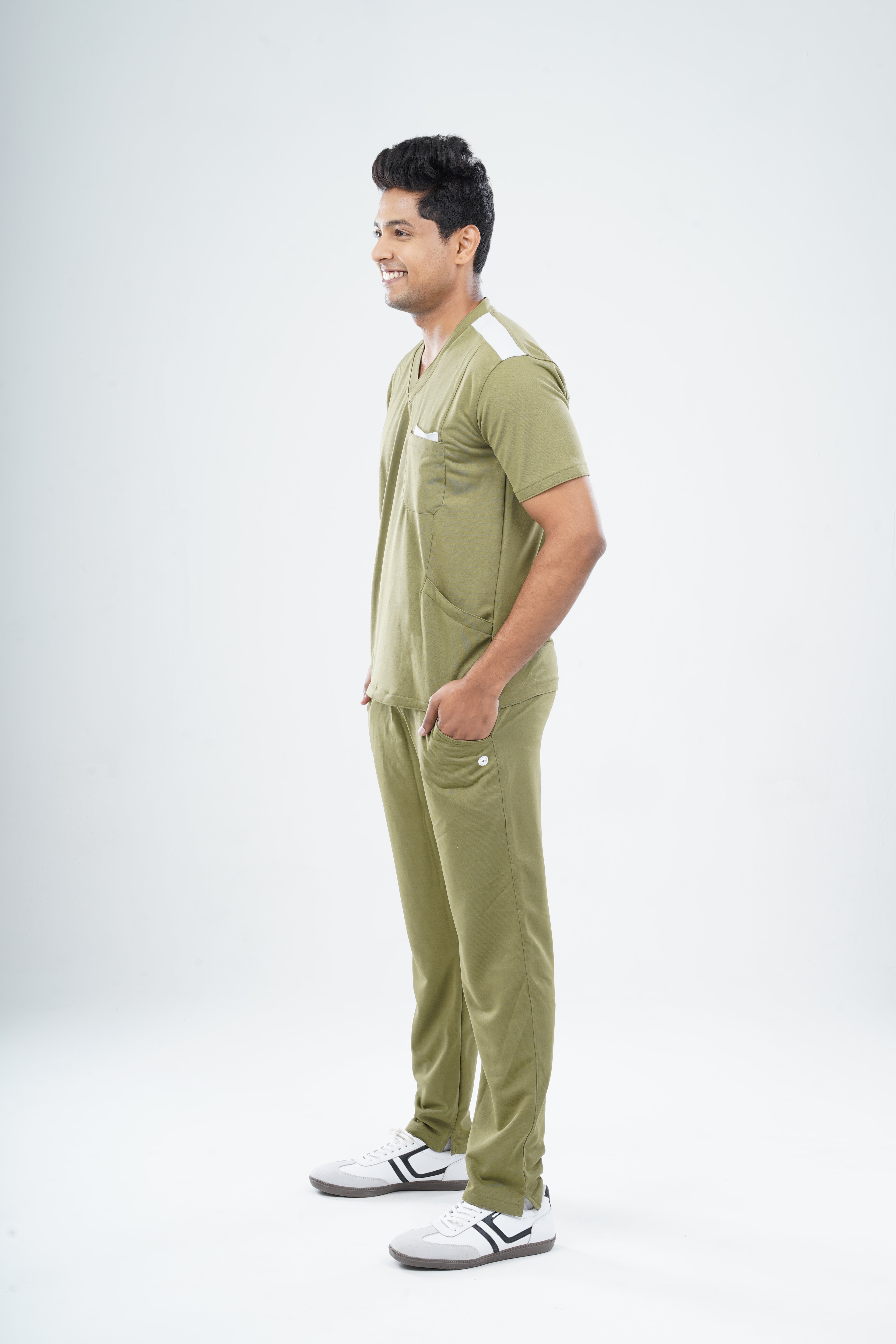 FERIL OLIVE - LIMITED EDITION V Neck / Straight Pant / 2 way Stretch (MaleFullset) MKZ177
