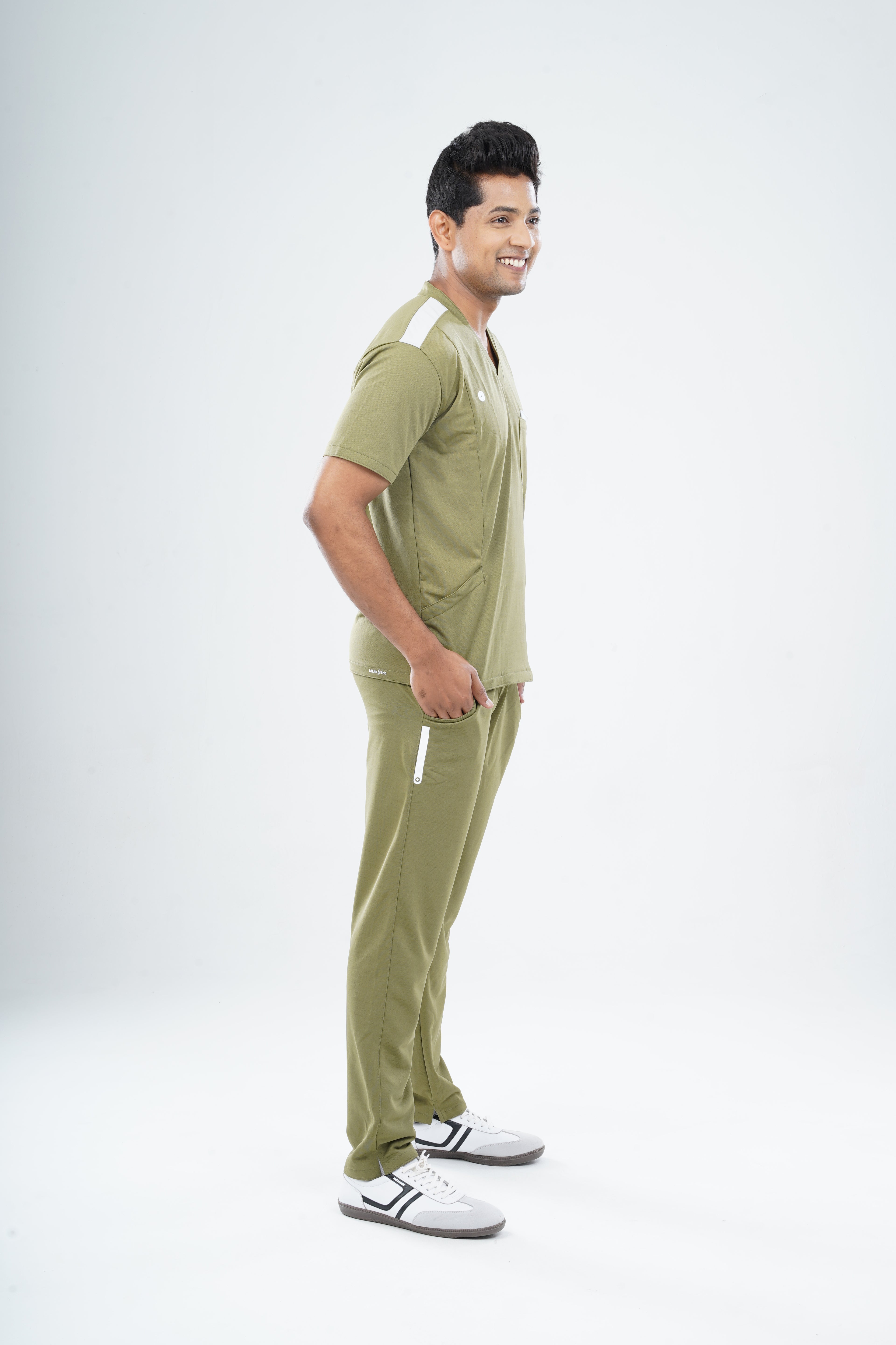 FERIL OLIVE - LIMITED EDITION V Neck / Straight Pant / 2 way Stretch (MaleFullset) MKZ177